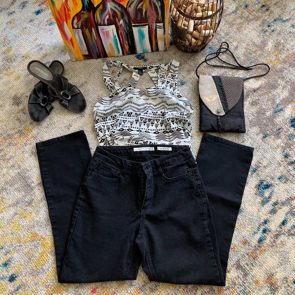 Donated Feb 16 ‘22 Offers Welcome!   SECRETLY SLIMMING Jones NY jeans - Picture 4 of 9